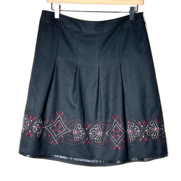 LOFT Dresses & Skirts - Loft black pleated A line embroidered skirt size 6 petite 6P B139